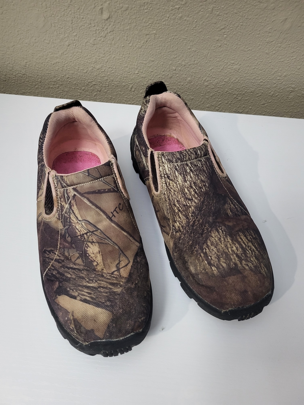 Camo Slip-On Flats for Women - Pink Lining Size 8.5